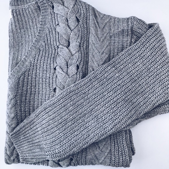 Last one - Cable knit lace up sweater - Picture 4 of 8